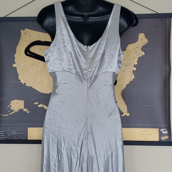 Silver Prom dress or bridesmaid - Picture 4 of 6